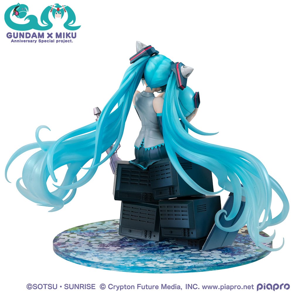 Mobile Suit Gundam x Hatsune Miku Lucrea PVC Statue Hatsune Miku x OO Gundam 45th Anniversary 17 cm         - Preorder - ETA: 25.11.2026