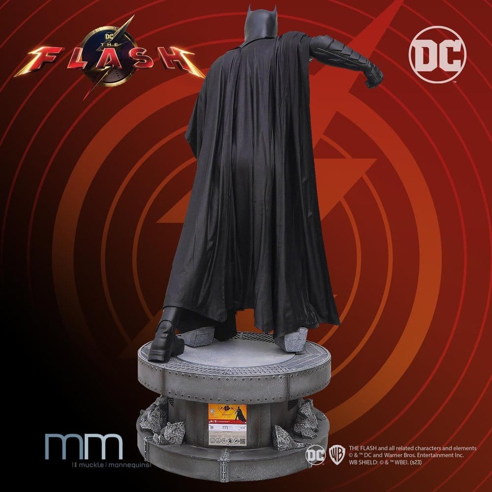 The Flash Lebensgroße Statue Batman Keaton 228 cm - Preorder - ETA: 25.11.2026