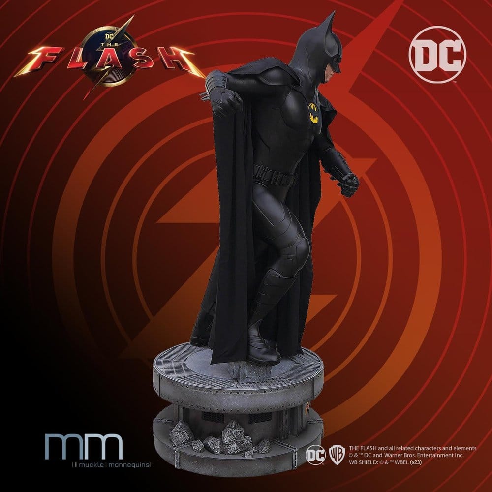 The Flash Lebensgroße Statue Batman Keaton 228 cm - Preorder - ETA: 25.11.2026