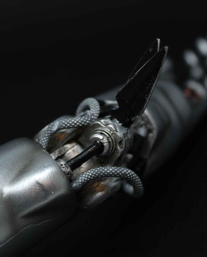 Cyberpunk: Edgerunners Replik Silverhand Arm 30 cm   - Preorder - ETA: 16.08.2026