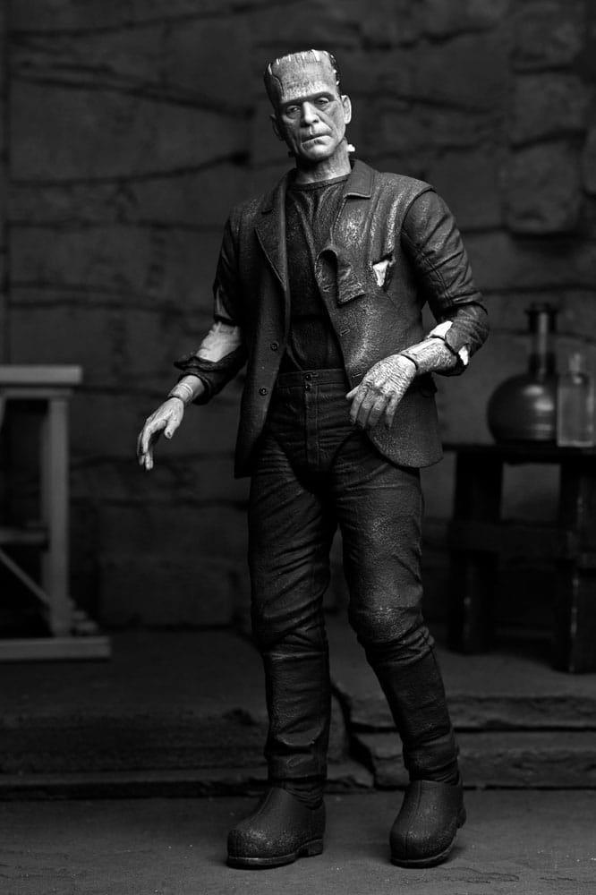 Universal Monsters Actionfigur Ultimate Frankenstein's Monster (Bride of Frankenstein) (B&W) 18 cm - Versand: 7 Tage nach Bestellung