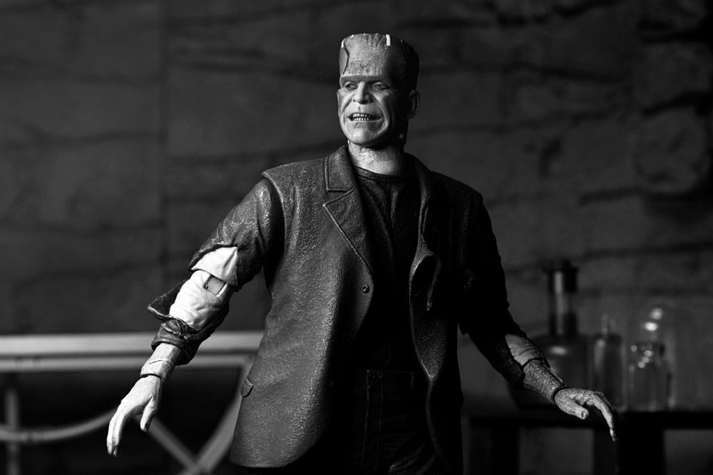 Universal Monsters Actionfigur Ultimate Frankenstein's Monster (Bride of Frankenstein) (B&W) 18 cm - Versand: 7 Tage nach Bestellung