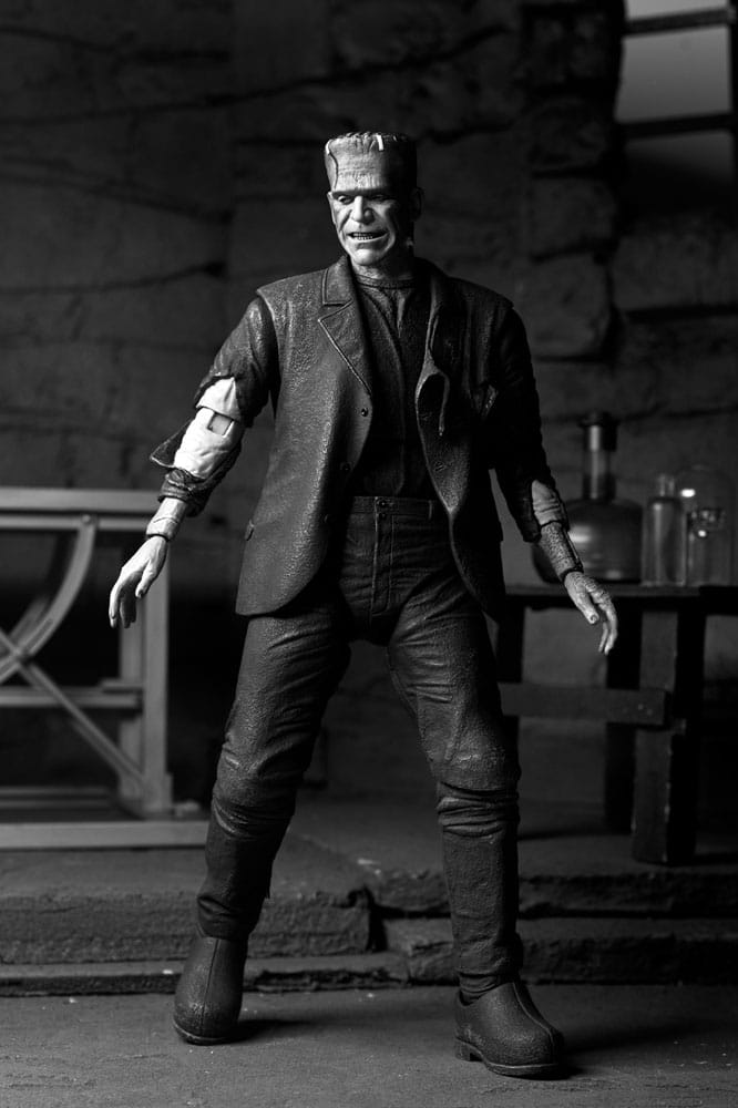 Universal Monsters Actionfigur Ultimate Frankenstein's Monster (Bride of Frankenstein) (B&W) 18 cm - Versand: 7 Tage nach Bestellung