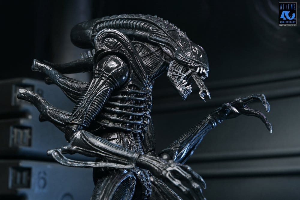 Aliens Ultimate Actionfigur Warrior (1986) Xenomorph Black (40th Anniversary) 23 cm - Preorder - ETA: 25.11.2026