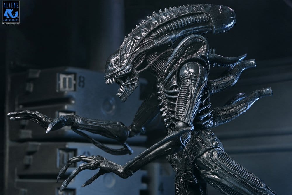 Aliens Ultimate Actionfigur Warrior (1986) Xenomorph Black (40th Anniversary) 23 cm - Preorder - ETA: 25.11.2026