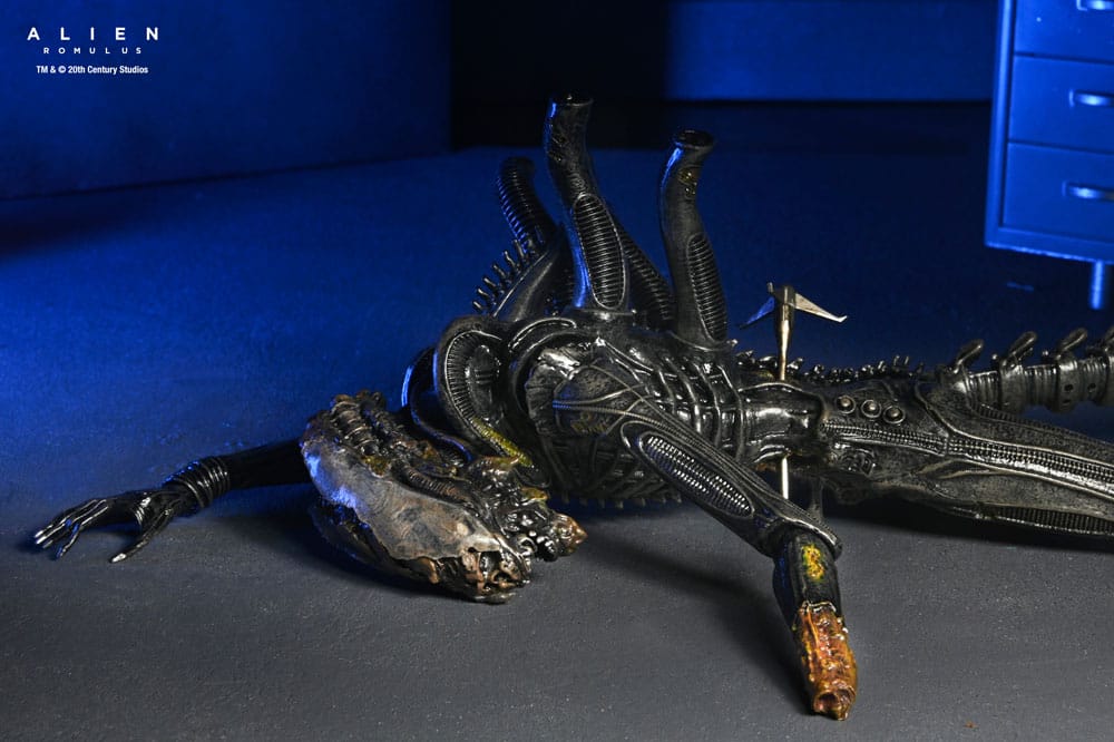 Alien: Romulus Actionfigur Deluxe Suspended Lab Xenomorph XX121 18 cm - Preorder - ETA: 30.12.2025
