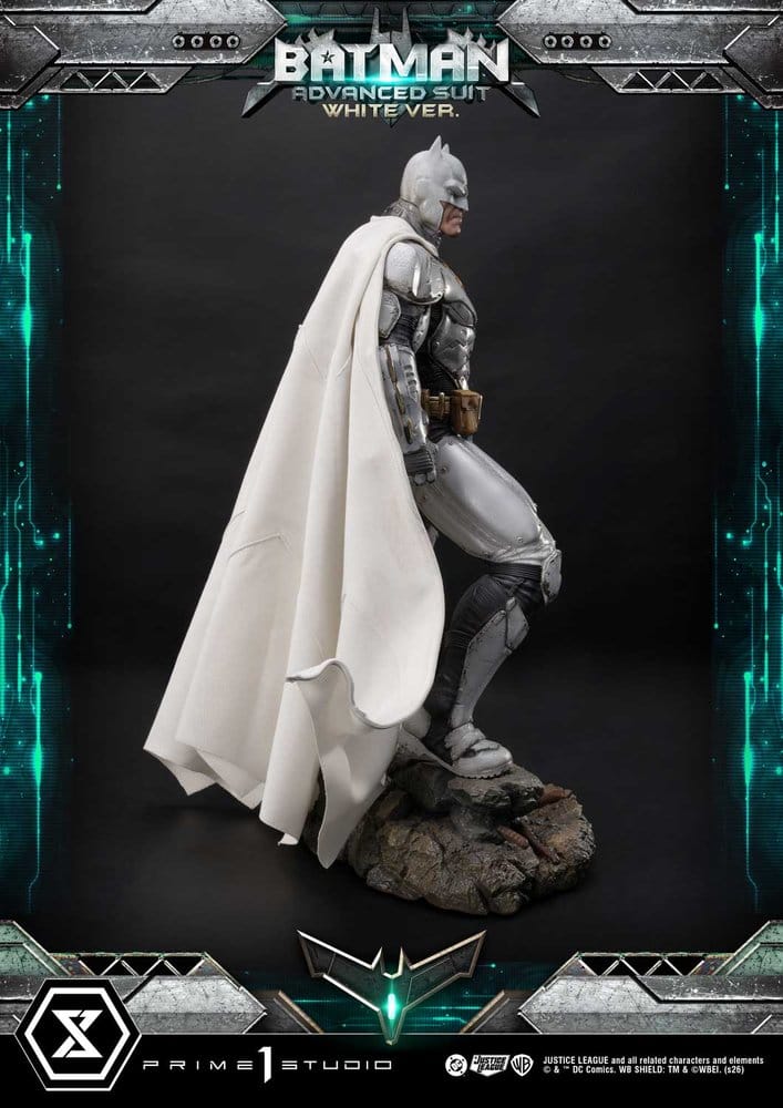 DC Comics Ultimate Museum Masterline Statue Batman Advanced Suit White Version (Design By Josh Nizzi) 51 cm - Preorder - ETA: 25.07.2028