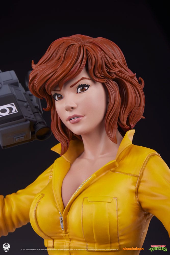 Teenage Mutant Ninja Turtles Premier Series Statue 1/4 April O'Neil 46 cm - Versand: 5-7 Tage nach Bestellung