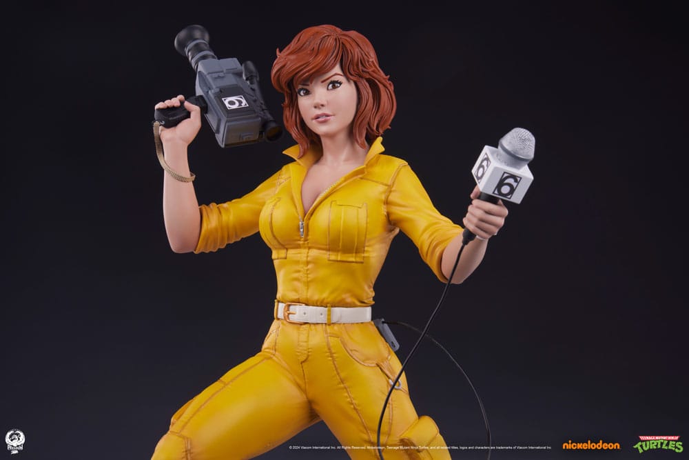 Teenage Mutant Ninja Turtles Premier Series Statue 1/4 April O'Neil 46 cm - Versand: 5-7 Tage nach Bestellung