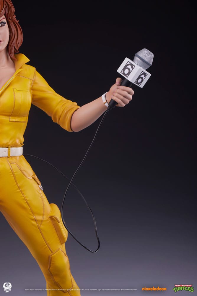 Teenage Mutant Ninja Turtles Premier Series Statue 1/4 April O'Neil 46 cm - Versand: 5-7 Tage nach Bestellung