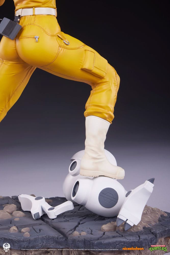 Teenage Mutant Ninja Turtles Premier Series Statue 1/4 April O'Neil 46 cm - Versand: 5-7 Tage nach Bestellung