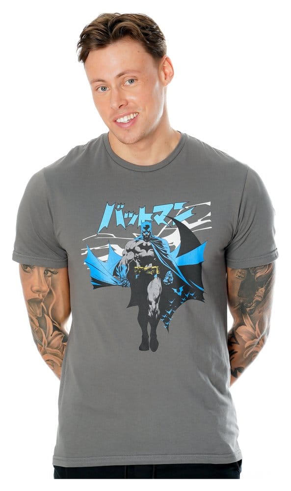DC Comics T-Shirt Batman Manga Cape Größe XL - Versand: 7 Tage nach Bestellung