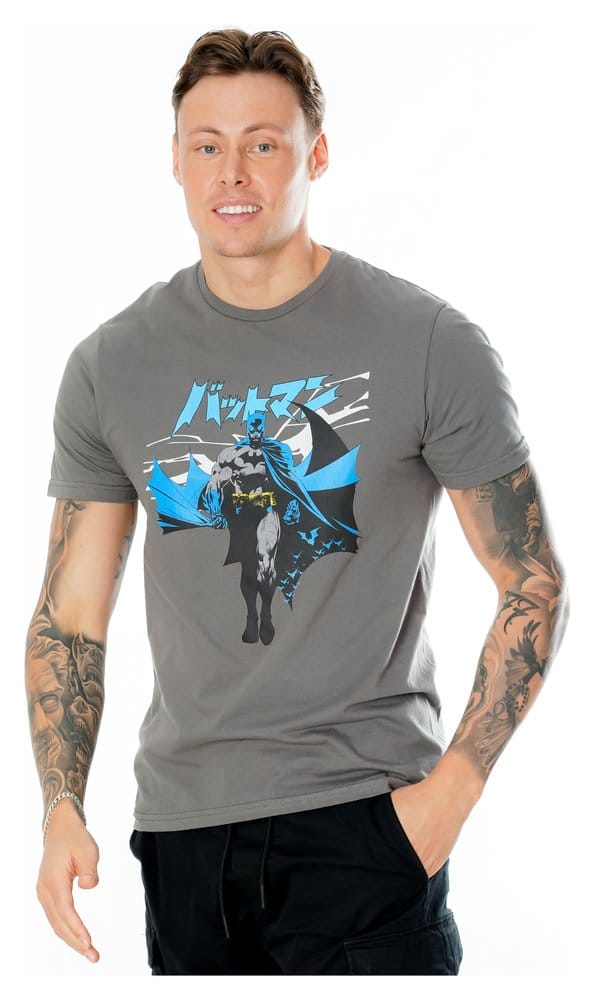 DC Comics T-Shirt Batman Manga Cape Größe M - Versand: 7 Tage nach Bestellung