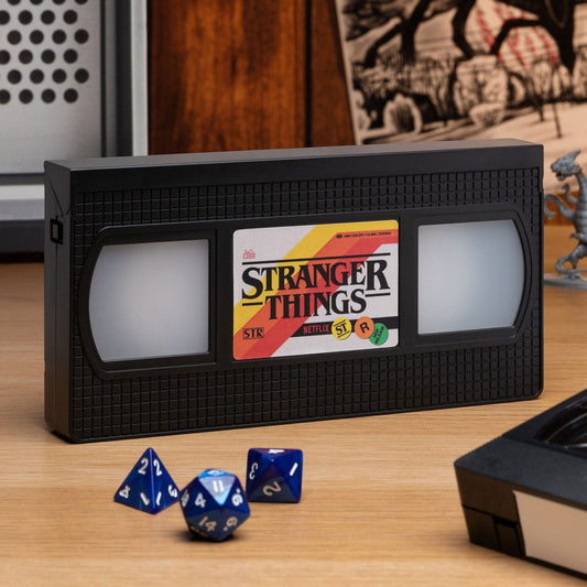 Stranger Things: VHS Logo Light  - Versand: 5-7 Tage nach Bestellung