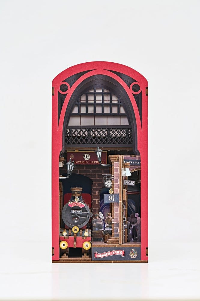 Harry Potter Tiny Adventures Book Nook Mini-Diorama Hogwarts Express 18 cm - Preorder - ETA: 25.08.2026