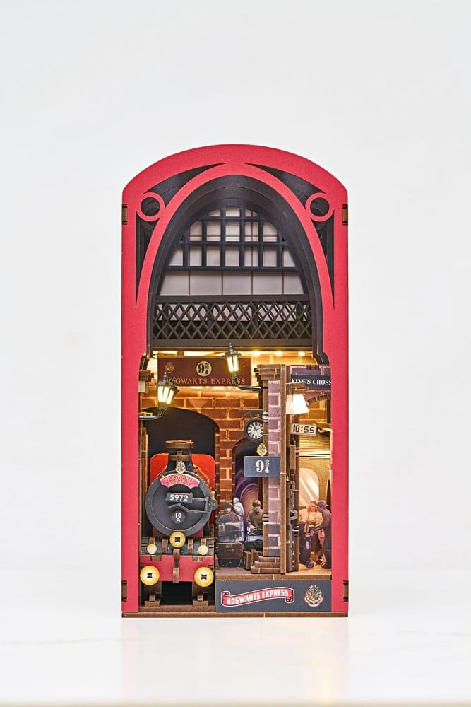 Harry Potter Tiny Adventures Book Nook Mini-Diorama Hogwarts Express 18 cm - Preorder - ETA: 25.08.2026