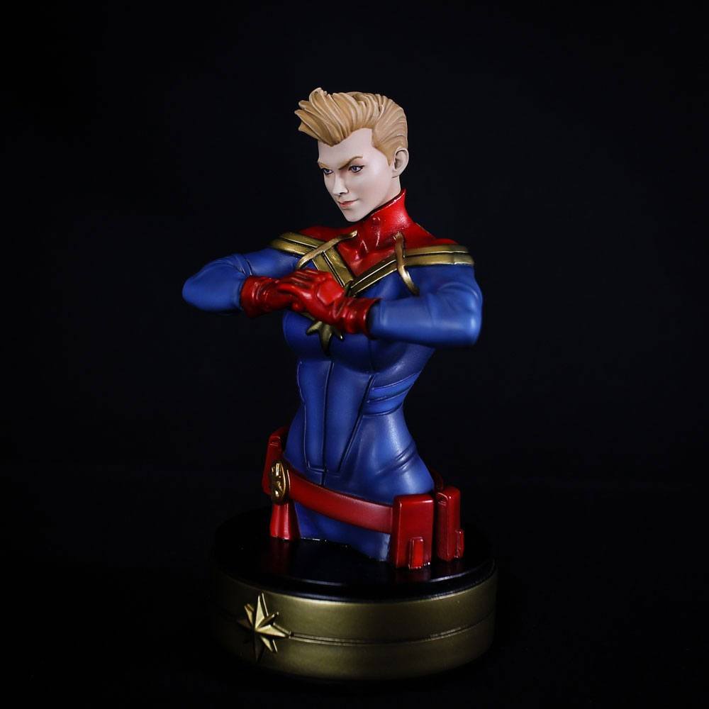 Captain Marvel Büste Captain Marvel 20 cm - Versand: 7 Tage nach Bestellung