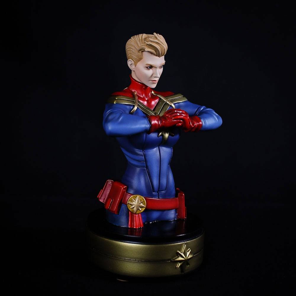 Captain Marvel Büste Captain Marvel 20 cm - Versand: 7 Tage nach Bestellung