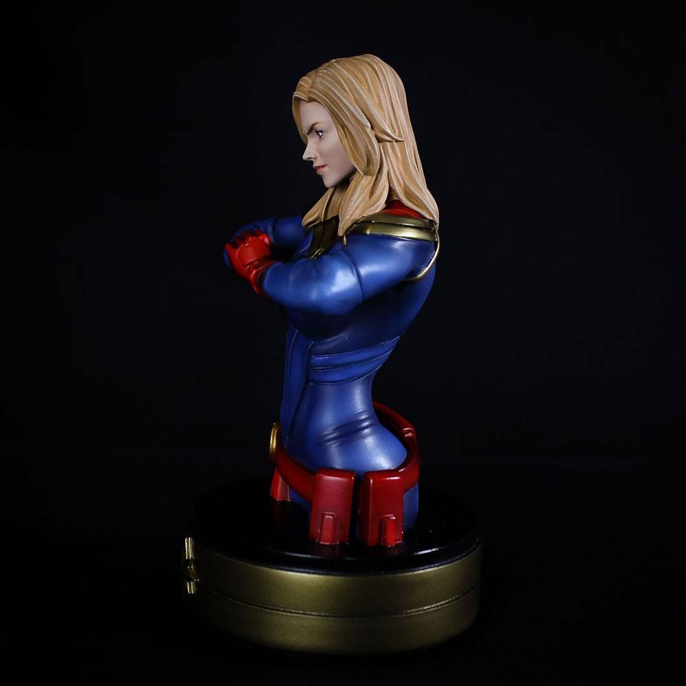 Captain Marvel Büste Captain Marvel 20 cm - Versand: 7 Tage nach Bestellung