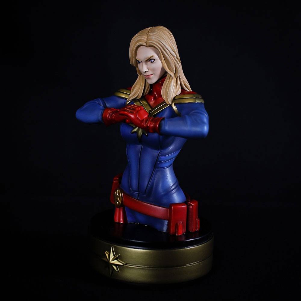 Captain Marvel Büste Captain Marvel 20 cm - Versand: 7 Tage nach Bestellung