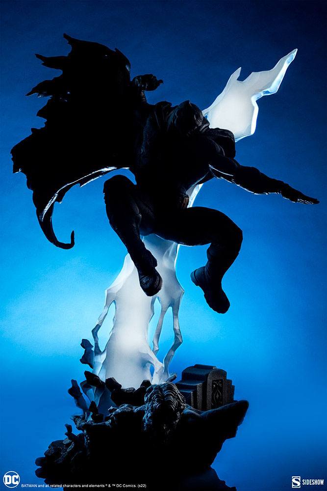 DC Comics Premium Format Statue Batman: The Dark Knight Returns 80 cm - Preorder - ETA: 25.04.2028