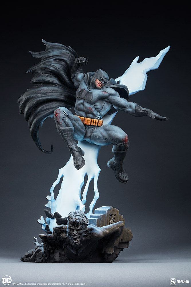 DC Comics Premium Format Statue Batman: The Dark Knight Returns 80 cm - Preorder - ETA: 25.04.2028