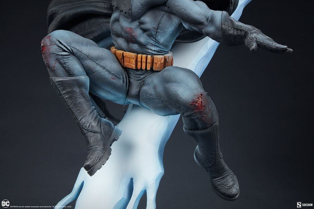 DC Comics Premium Format Statue Batman: The Dark Knight Returns 80 cm - Preorder - ETA: 25.04.2028
