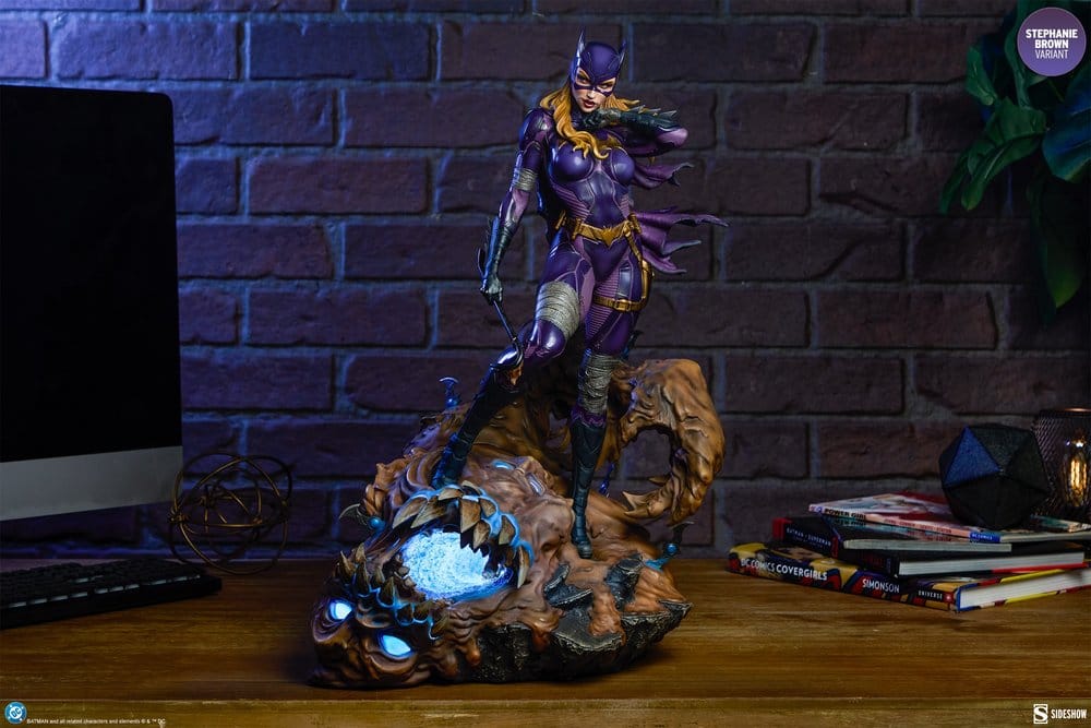 DC Comics Premium Format Statue Batgirl (Stephanie Brown Variant) 55 cm - Versand: 7 Tage nach Bestellung