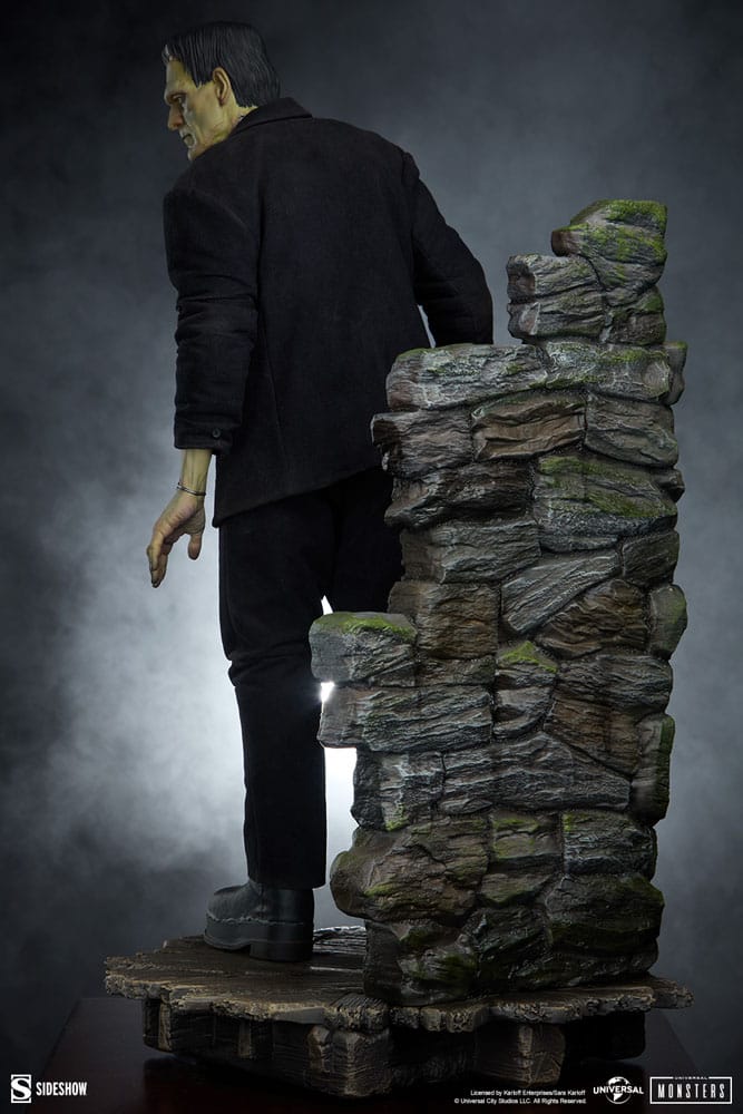 Frankenstein Premium Format Mixed Media Statue Frankenstein (Fabric Costume) 57 cm  - Preorder - ETA: 25.09.2026