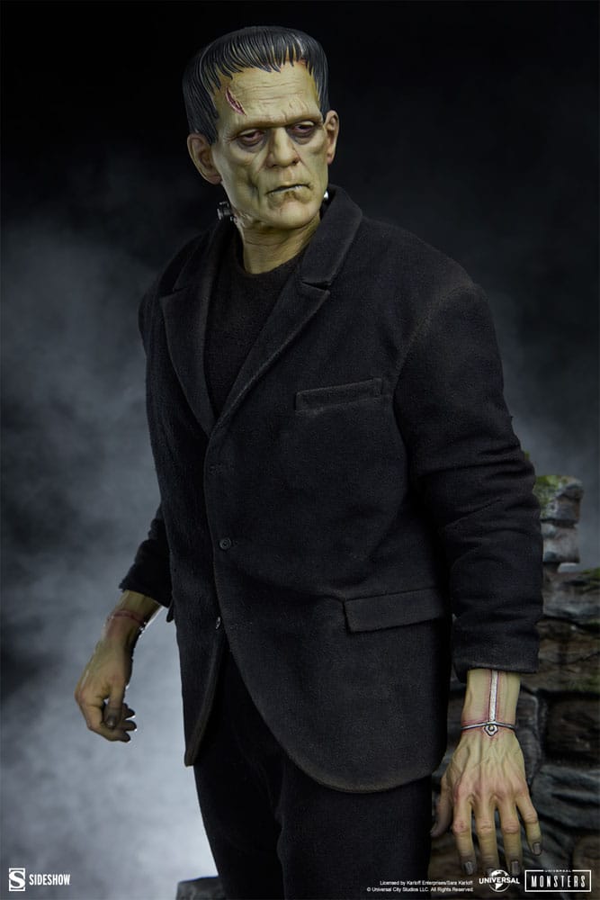 Frankenstein Premium Format Mixed Media Statue Frankenstein (Fabric Costume) 57 cm  - Preorder - ETA: 25.09.2026