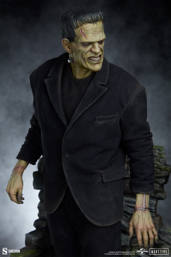 Frankenstein Premium Format Mixed Media Statue Frankenstein (Fabric Costume) 57 cm  - Preorder - ETA: 25.09.2026