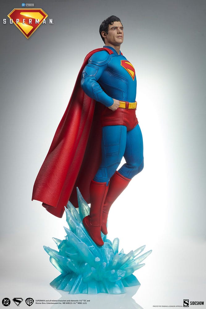 Superman (2025) Premium Format Statue Superman 61 cm - Preorder - ETA: 25.08.2026