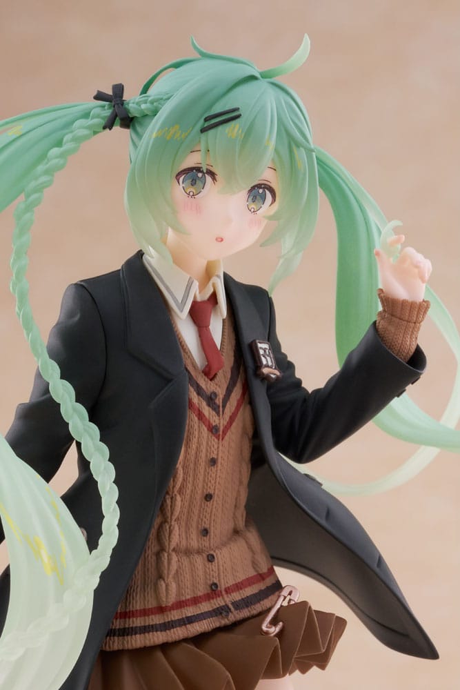 Hatsune Miku PVC Statue Hatsune Miku Fashion Preppy Ver. 18 cm             - Preorder - ETA: 18.09.2025