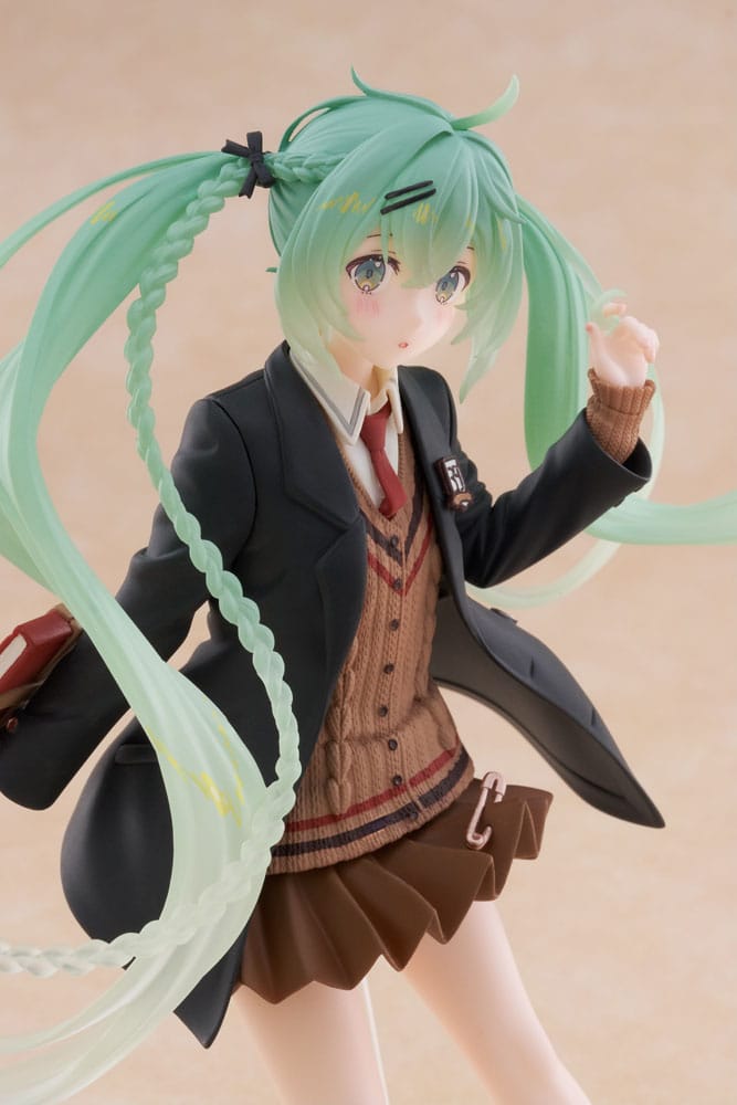Hatsune Miku PVC Statue Hatsune Miku Fashion Preppy Ver. 18 cm             - Preorder - ETA: 18.09.2025
