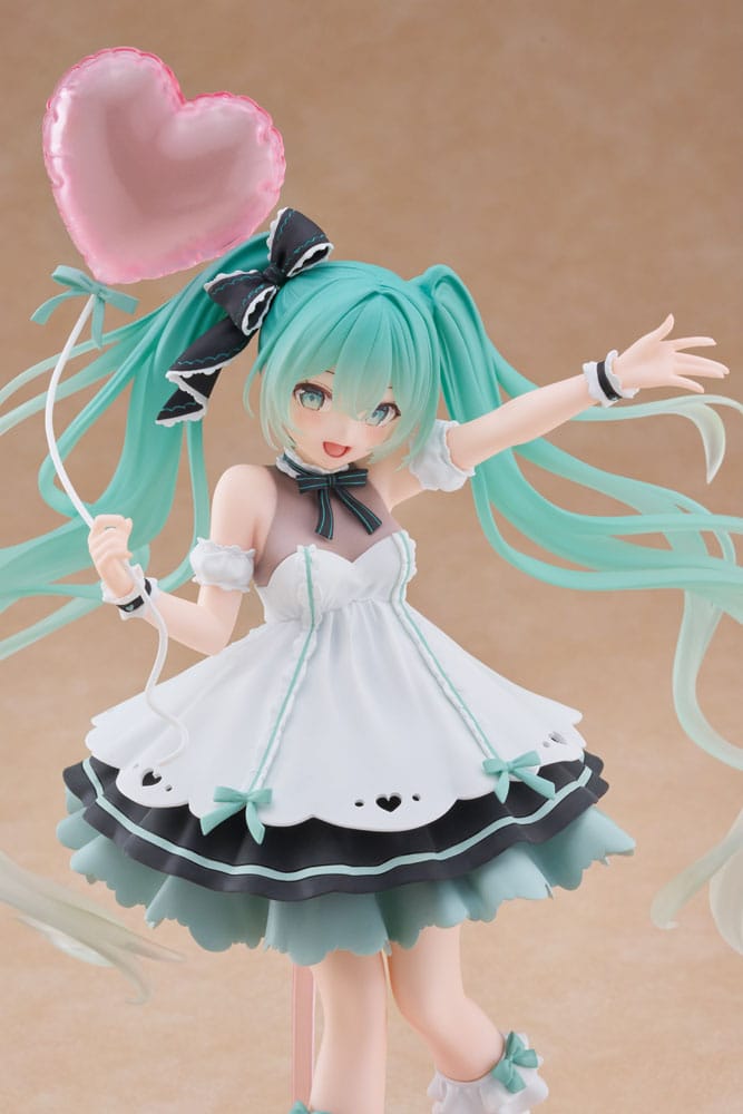 Hatsune Miku AMP+ PVC Statue Hatsune Miku Birthday 2025 Party Ver. 21 cm        - Preorder - ETA: 25.10.2025