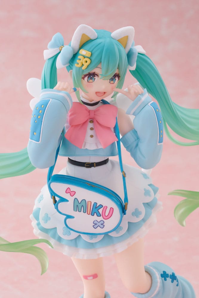 Hatsune Miku PVC Statue Hatsune Miku Fashion Fancy Ver. 18 cm     - Preorder - ETA: 25.12.2025