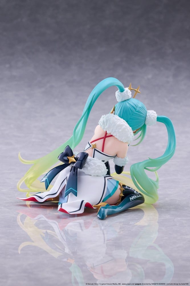 Hatsune Miku Taito Kuji PVC Figur Racing Miku 2018 Ver. Round 8 13 cm - Preorder - ETA: 25.02.2027