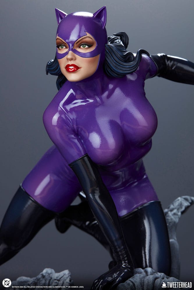 DC Comics Maquette 1/4 Catwoman (Purple Edition) 47 cm - Preorder - ETA: 05.01.2027