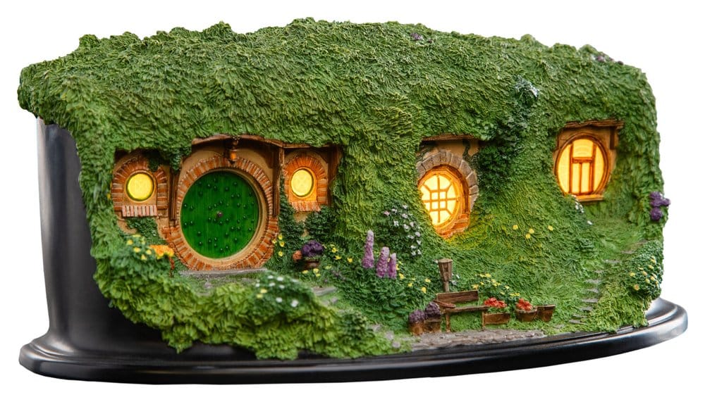 Herr der Ringe Umgebung Hobbit Hole - Bag End - Illuminated Edition 7 cm - Preorder - ETA: 25.05.2027