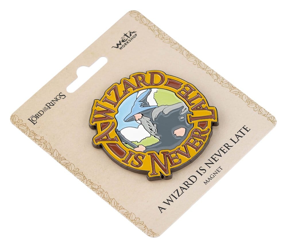 Herr der Ringe Magnet A Wizard Is Never Late (Enamel) 7 cm  - Preorder - ETA: 31.08.2026